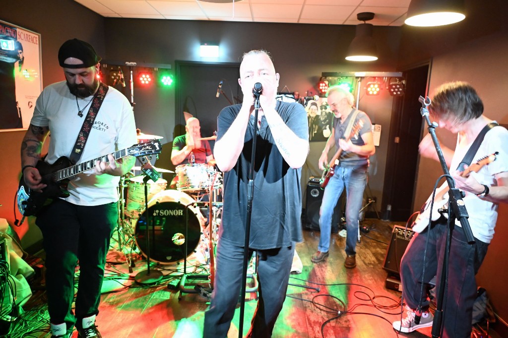 ../Images/10 jaar Ro's Barbershop 371.jpg